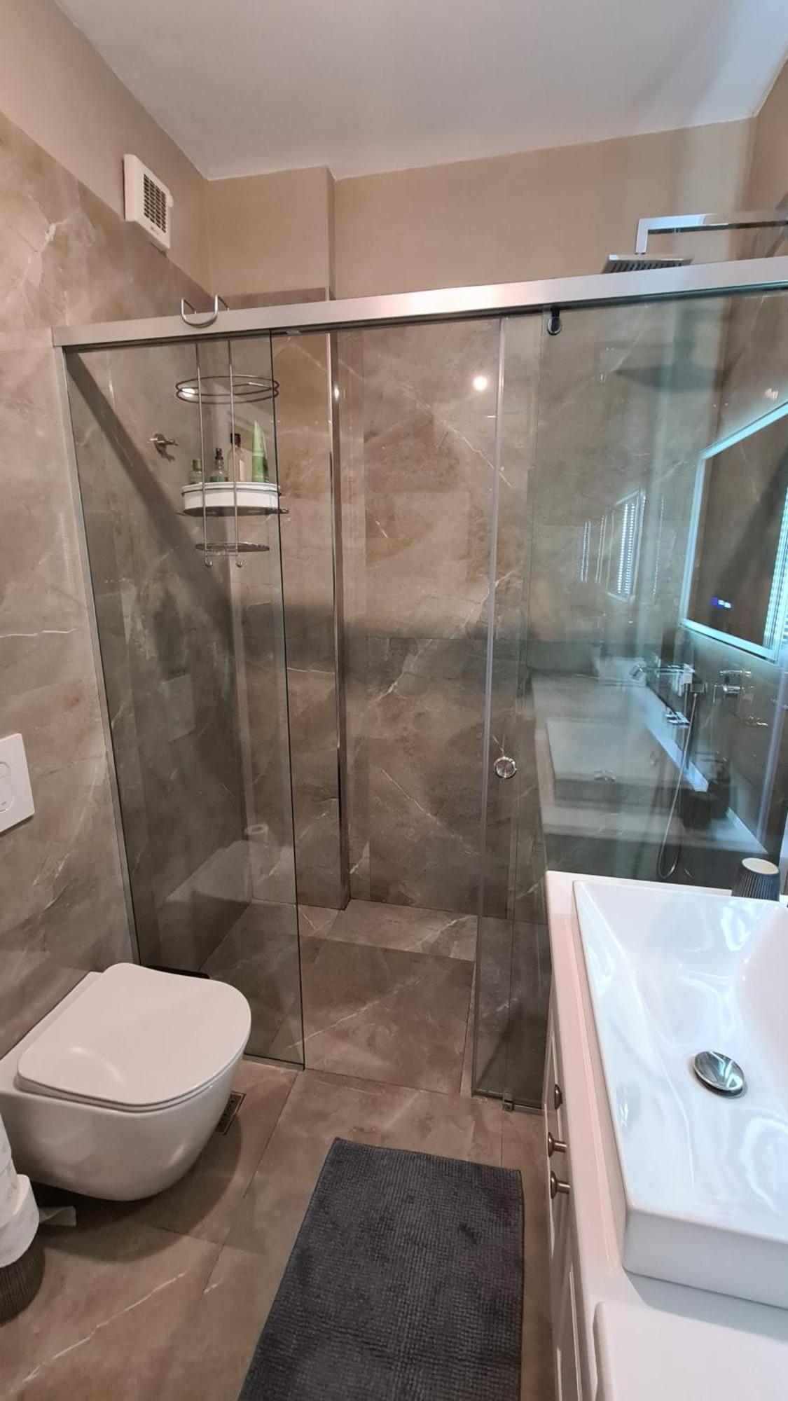 Family-Friendly Apt At 21 Dhjetori W/Self Check-In Tirana Eksteriør billede